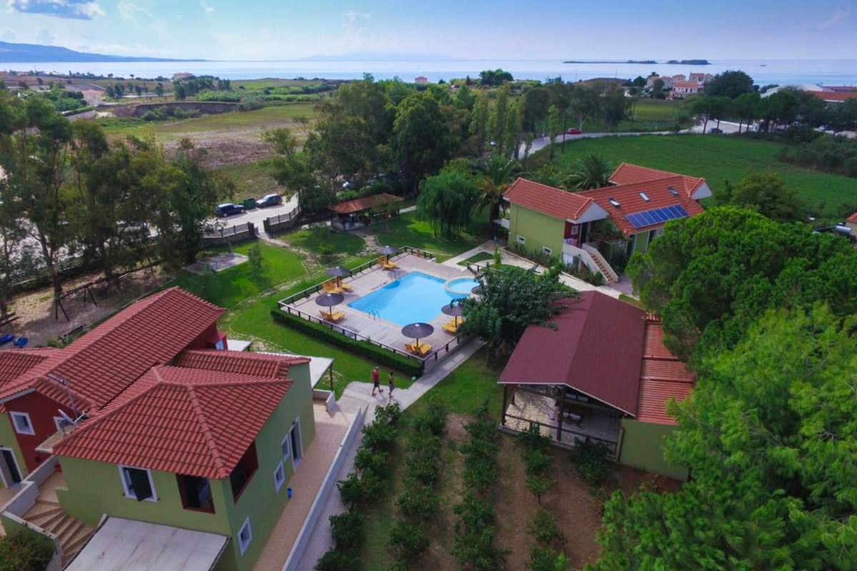 AXION STUDIOS & APARTMENTS